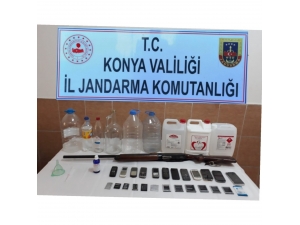 Evinde Sahte Rakı Üretirken Yakalandı