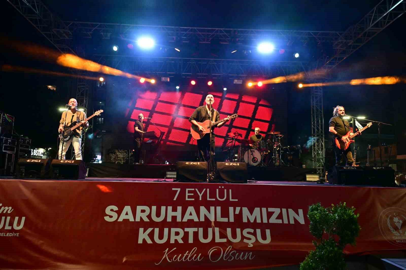 saruhanli-da-kurtulus-coskusu-yuksek-sadakat-konseriyle-taclandi