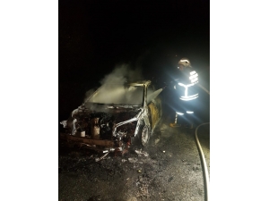 Kuşadası’nda Sahipsiz Araç Yandı