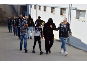 Torbacı 3 Kadın Tutuklandı