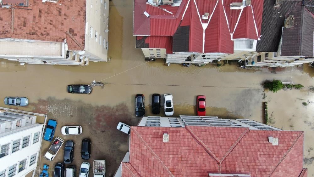 kastamonu-da-selin-izlerini-silmek-icin-838-personelle-calismalar-araliksiz-devam-ediyor