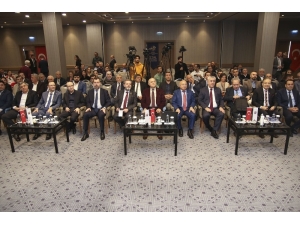 Ekonomistlerden Şirketlere: “Kur Riskinin Yönetimini Profesyonellere Bırakın”