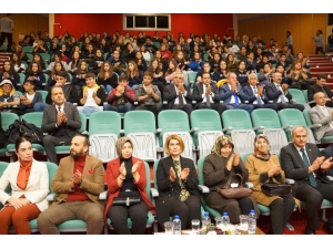 Bakan Selçuk’un Eşi Türk Müziğini Tanıtma Ve Destekleme Seminerine Katıldı