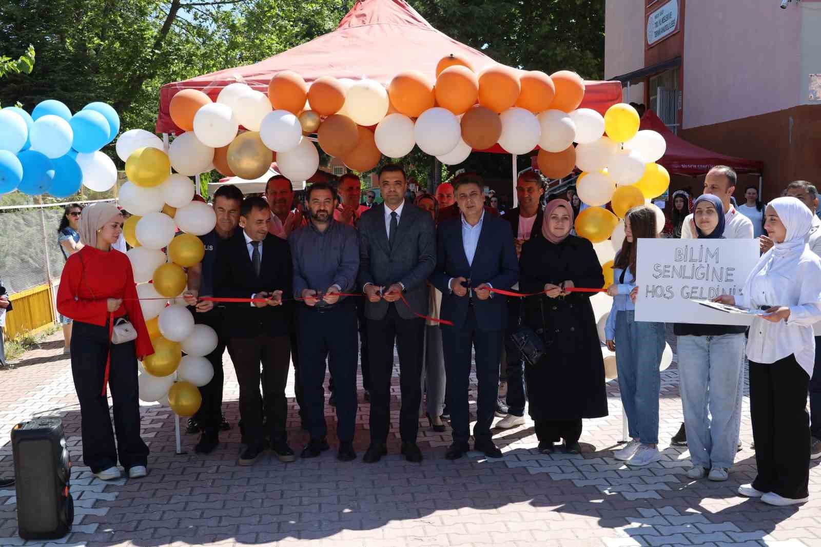 bilecik-te-egitim-ve-spor-festivali-coskuyla-gerceklestirildi