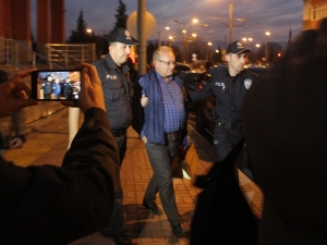 Kendisini Mhp Genel Başkan Yardımcısı Olarak Tanıtıp, Kocaeli Adalet Komisyonu Başkanı’nı Kandırmaya Çalıştı