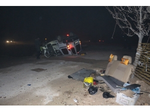 Hafif Ticari Araç Takla Attı: 1 Ölü, 4 Yaralı
