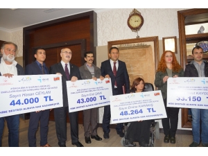 Engelli Ve Eski Hükümlülere Hibe Çekleri Teslim Edilecek