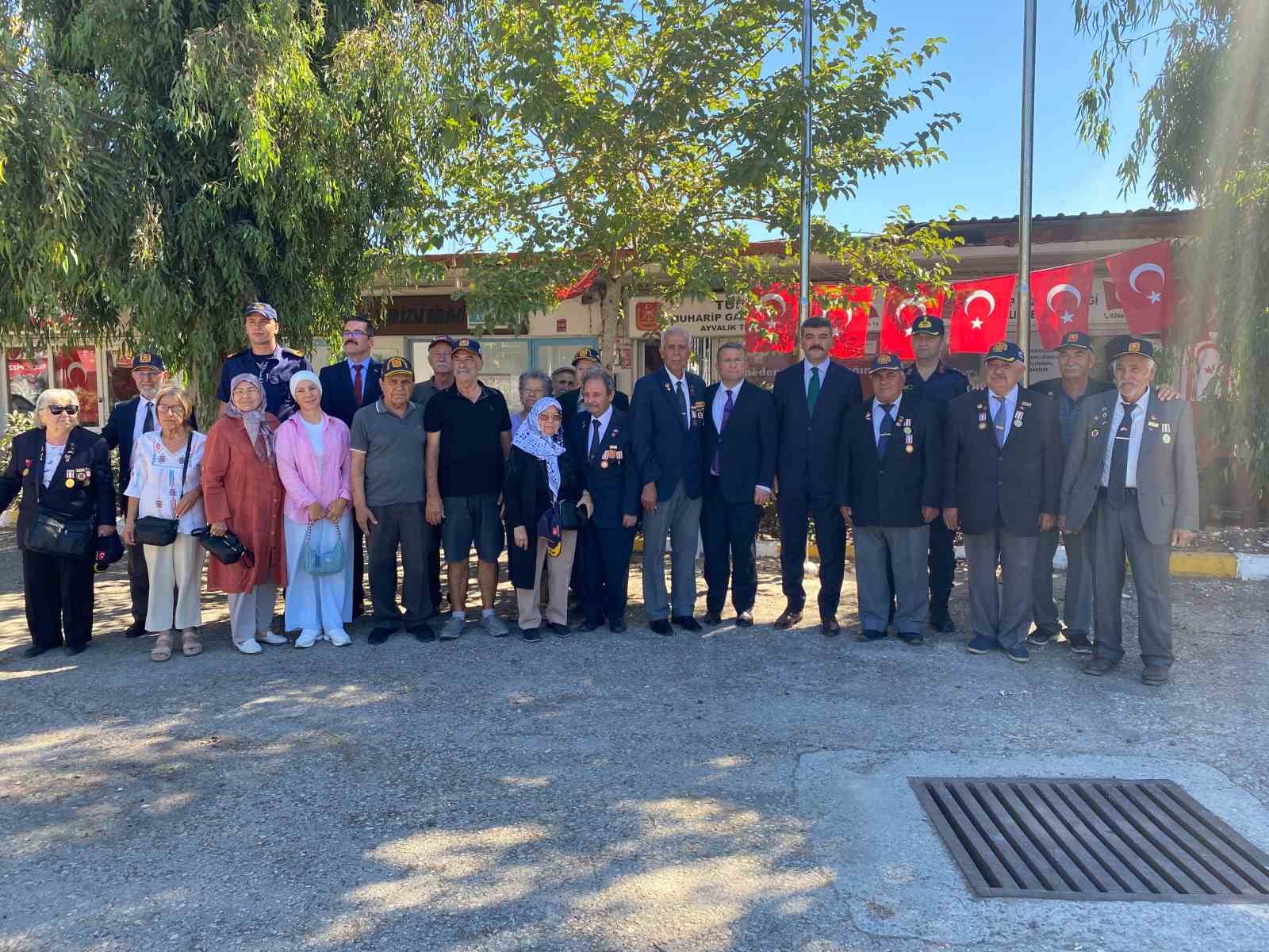 ayvalik-ta-kaymakam-cimsit-ten-gazilere-nazik-ziyaret