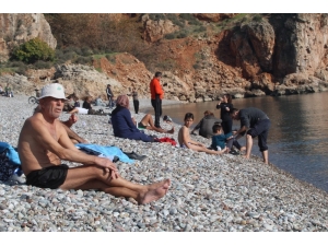 Antalya’da ’Aralık’sız Güneşli Günler