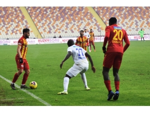 Süper Lig: Yeni Malatyaspor: 0 - Çaykur Rizespor: 1 (İlk Yarı)