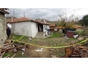 Edremit’te Bir Kadının Oğlu Tarafından Öldürüldüğü İddia Edildi