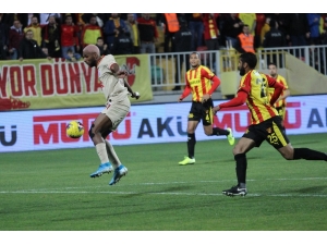 Süper Lig: Göztepe: 1 - Galatasaray: 1 (Maç Devam Ediyor)