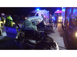 Aksaray Otomobil Tırın Altına Girdi: 3 Ölü, 2 Yaralı