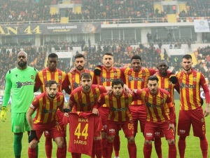 Futbol Dünyası Mina’nın Oğlu İçin Tek Yürek