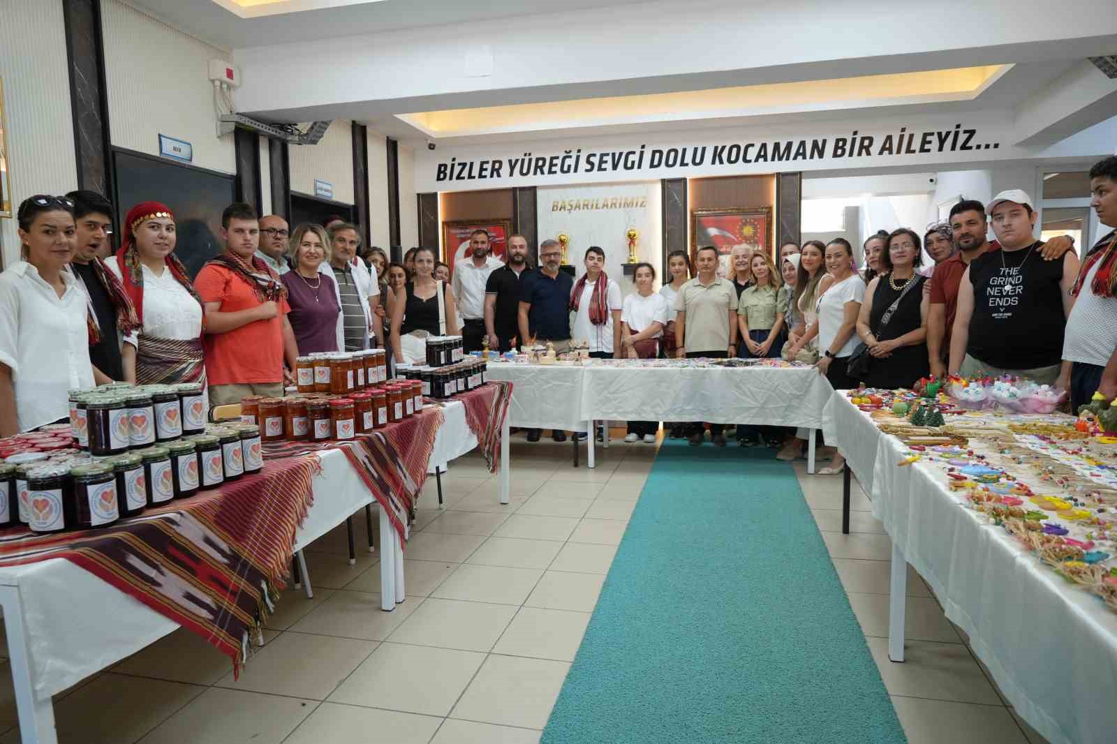 ozel-ogrencilerin-urunleri-satisa-cikti-emekleri-mutluluga-donustu