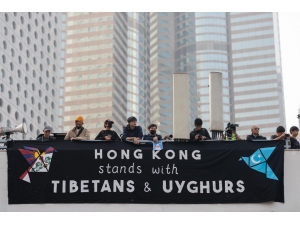 Hong Kong’da Uygur Türklerine Destek Gösterisine Polis Müdahalesi