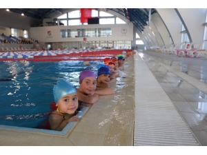 Niğde’de Yüzme Bilmeyen Kalmayacak