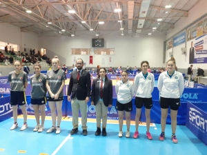 Masa Tenisi Dört Dörtlük