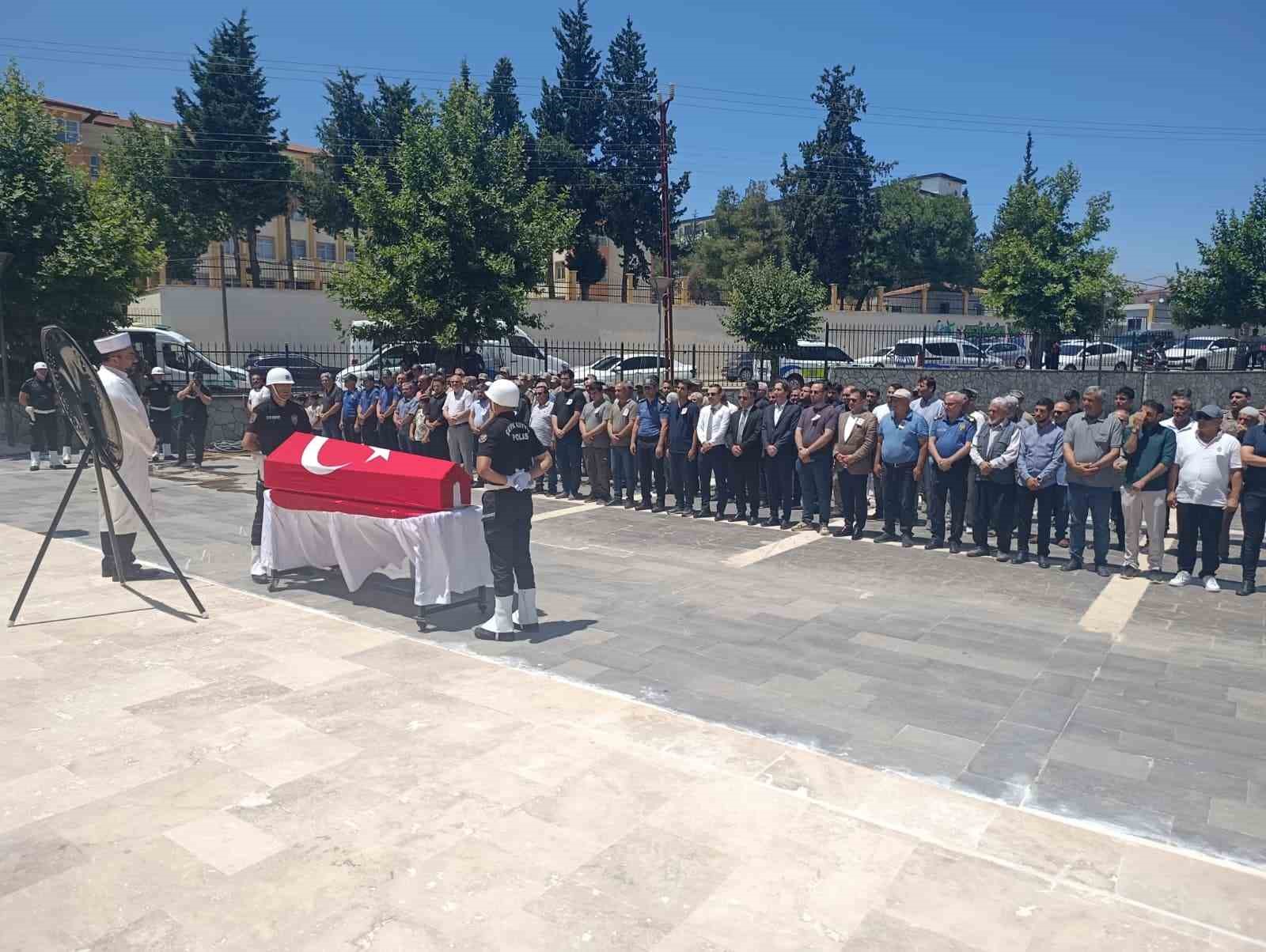 gaziantep-te-polis-memuru-son-yolculuguna-ugurlandi