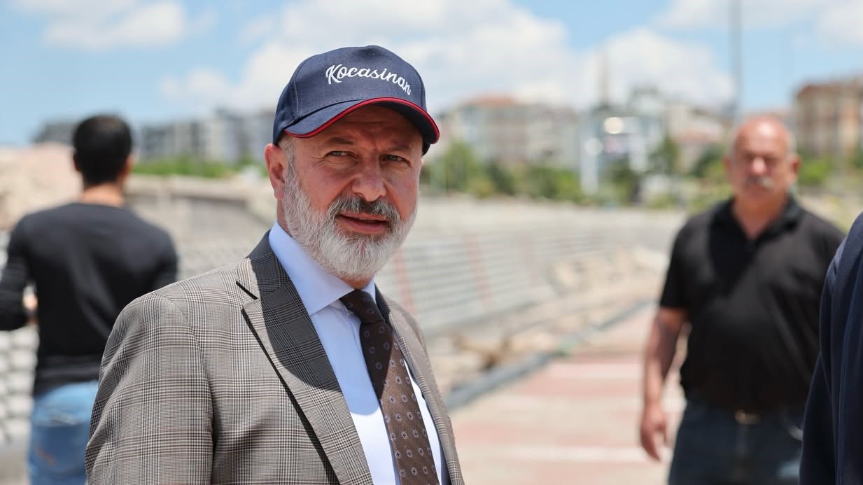 baskan-colakbayrakdar-bir-kentsel-donusum-projesi-bitiyor-yeni-projenin-mujdesini-veriyorum