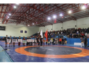 Işık: “Ata Sporumuz Güreşi Gelecek Nesillere Taşımalıyız”