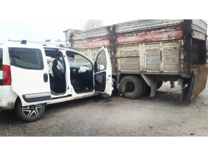 Erciş’te Trafik Kazası: 4 Yaralı