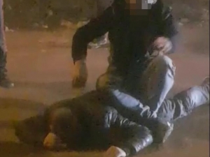 Hırsızı Yakaladı, Kaçmasın Diye Üzerine Oturup Polisi Bekledi