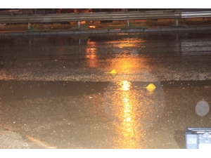 Kavgayı Ayıran Bekçiyi Silahla Yaralayıp Kaçtılar