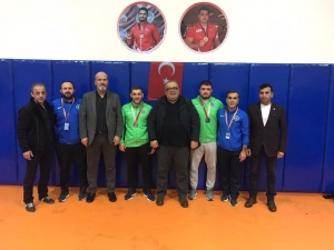 Bursalı Güreşçilerden 2 Madalya