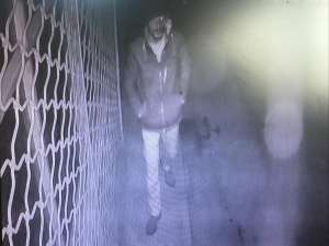 Muhtarı Vuran Şahsı Güvenlik Kamerası Görüntüledi