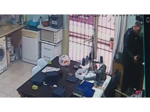 Hırsız Cüzdanı Alamayınca Montu Da Götürdü