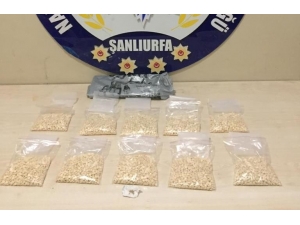 Şanlıurfa Ve Gaziantep’te 25 Bin 185 Captagon Uyuşturucu Hap Ele Geçirildi