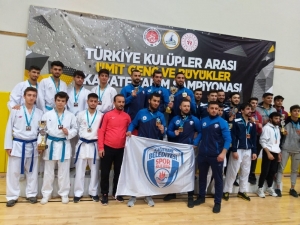 Darıcalı Karatecilerden Çifte Kupa