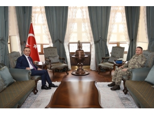 Vali Soytürk Tuğgeneral Acar İle Bir Araya Geldi
