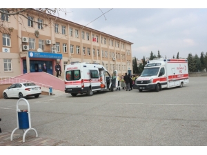 Öğrenciler Yemekten Zehirlendi