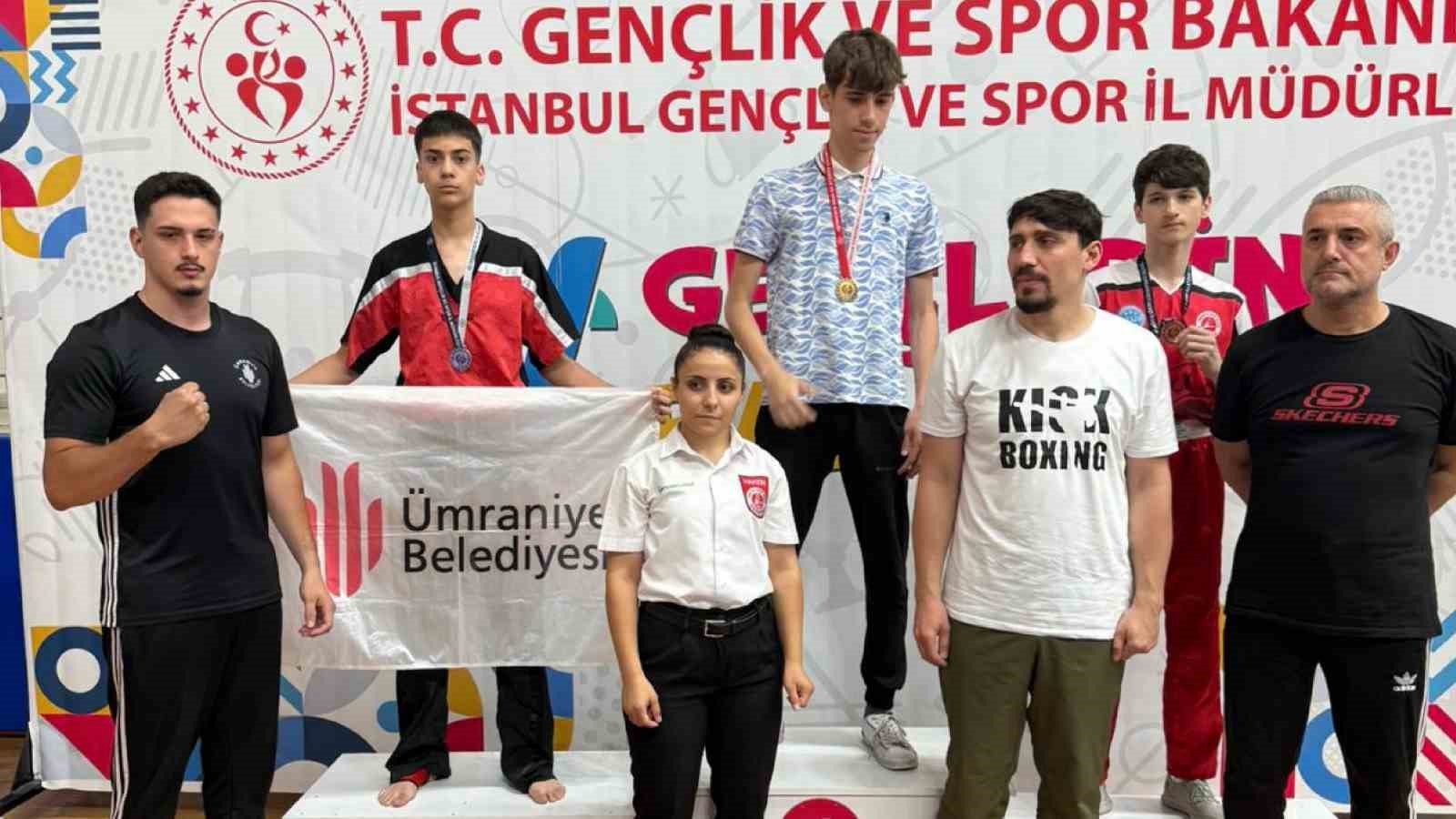 kick-boksta-umraniye-ruzgari-2-altin-2-gumus-madalya