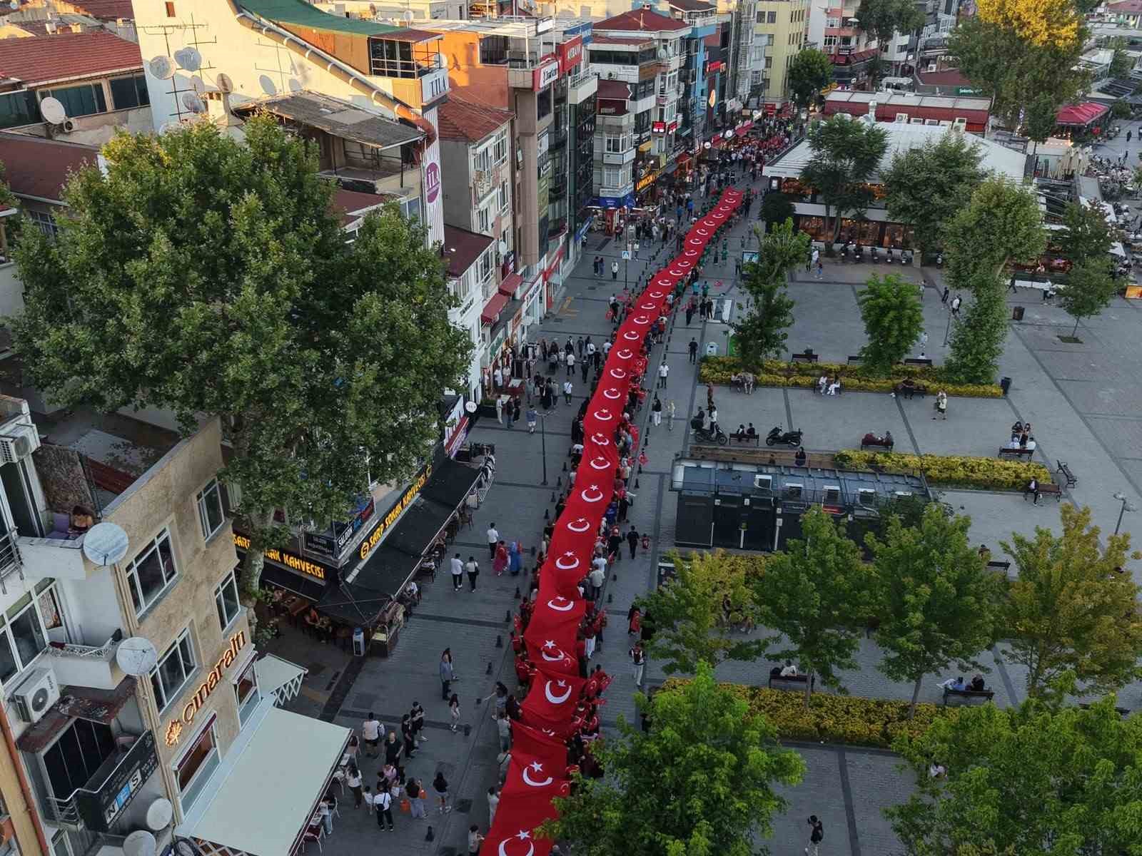pendik-15-temmuz-un-10-yilinda-sehitler-ve-gaziler-icin-tek-yurek-oldu