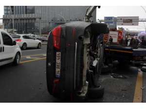 Başkentte Yağmurlu Zeminde Kayan Araç Takla Attı