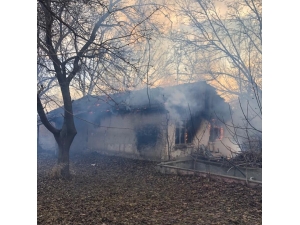 Elazığ’da Metruk Evde Yangın