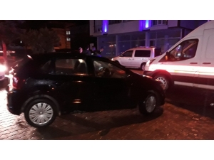 Otomobil İle Motosiklet Çarpıştı: 1 Yaralı