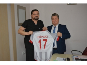 Doç. Dr. Eyüp Avcı: “Sağlıklı Bir Kalp İçin Spor Yapın”