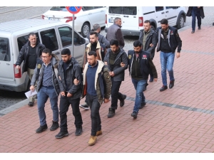 Çatışma Bölgesine Gitmeye Çalışan Deaş Şüphelileri Sınırı Geçmeye Çalışırken Yakalandı