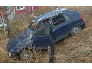 Otomobil Şarampole Düştü: 1 Ölü, 2 Yaralı