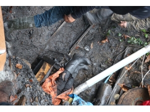 Madende Mahsur Kalan İşçilerden Birine Ulaşıldı