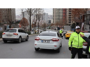 Esenyurt’ta Ticari Taksilere Şok Uygulama