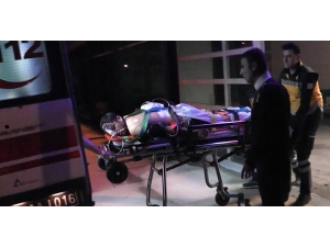 Bıçakladığı Arkadaşını Hastaneye Götürdü