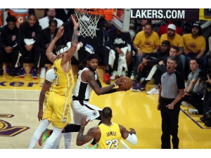 Los Angeles Derbisinde Kazanan Clippers