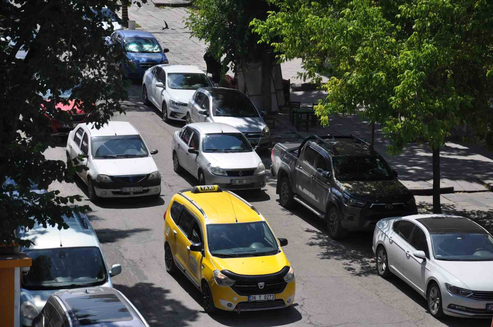 kars-bolgenin-arac-lideri-oldu-trafige-kayitli-arac-sayisi-56-bin-199-a-yukseldi