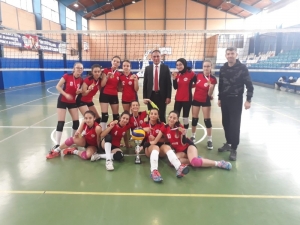 Voleybolda İl Birincisi Oldular