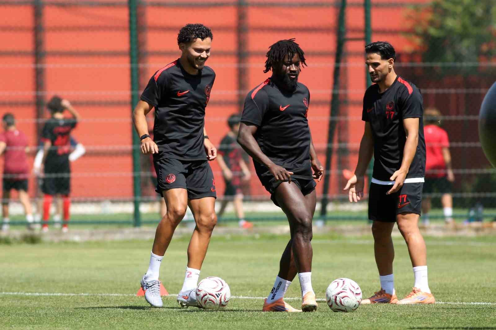 genclerbirligi-trabzonspor-macinin-hazirliklarini-tamamladi